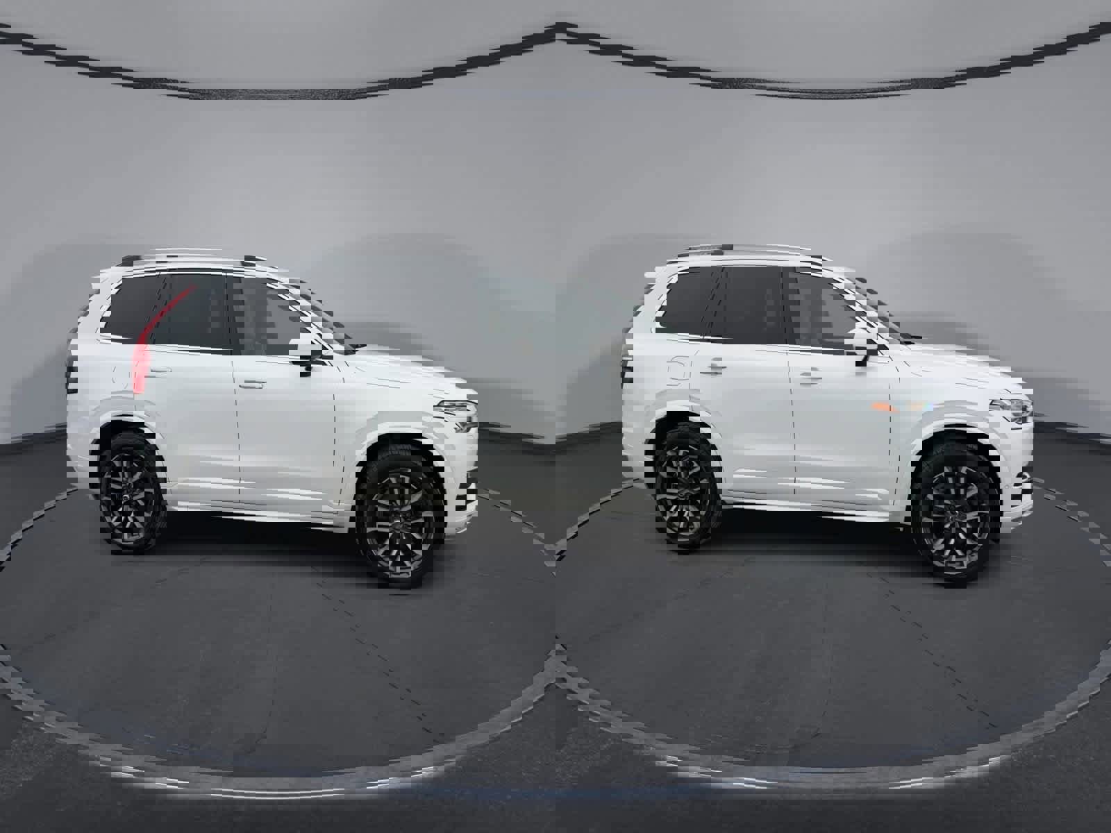 Used 2018 Volvo XC90 T6 Momentum w/ Convenience Package image 9