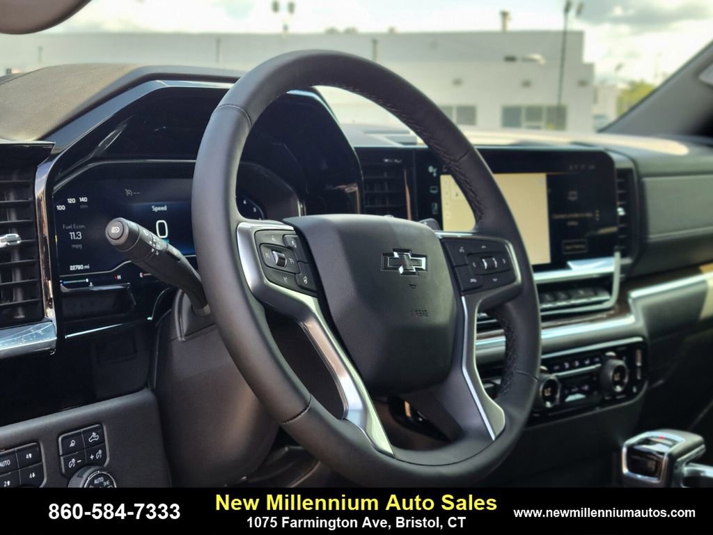 Used 2024 Chevrolet Silverado 1500 LT Trail Boss w/ Convenience Package II image 18