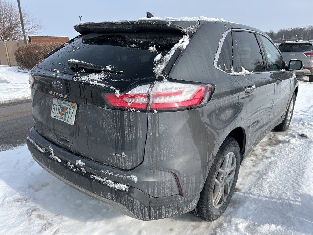 Used 2024 Ford Edge SEL image 3