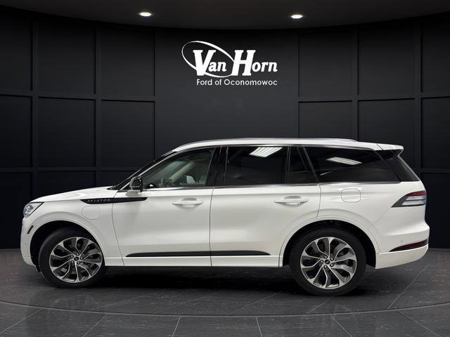 Used 2023 Lincoln Aviator Grand Touring w/ Equipment Group 301A AWD/4WD image 4