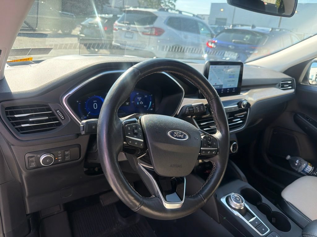 Used 2022 Ford Escape Titanium w/ Titanium Elite Package AWD/4WD image 15