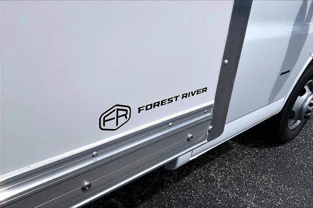 New 2025 Chevrolet Express 3500 w/ Driver Convenience Package RWD image 4