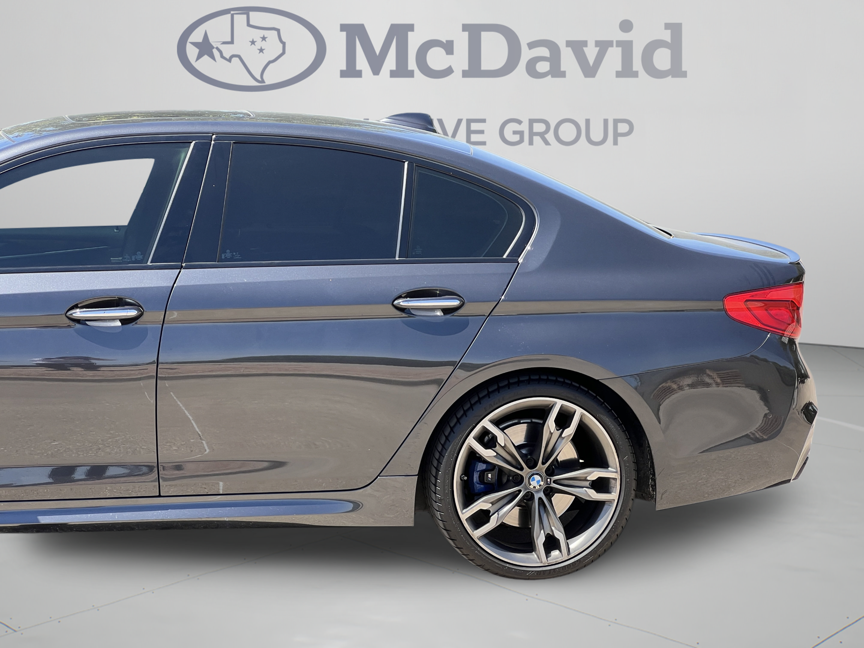 Used 2018 BMW M550i xDrive w/ Dynamic Handling Package AWD/4WD image 32
