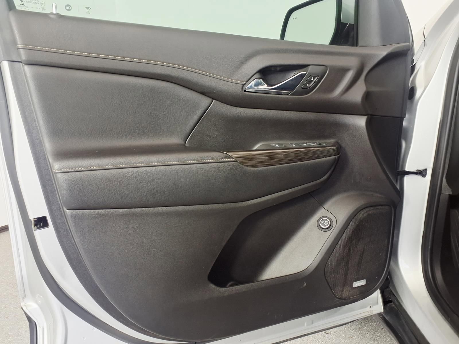 Used 2019 GMC Acadia SLT w/ LPO, Floor Liner Package image 13