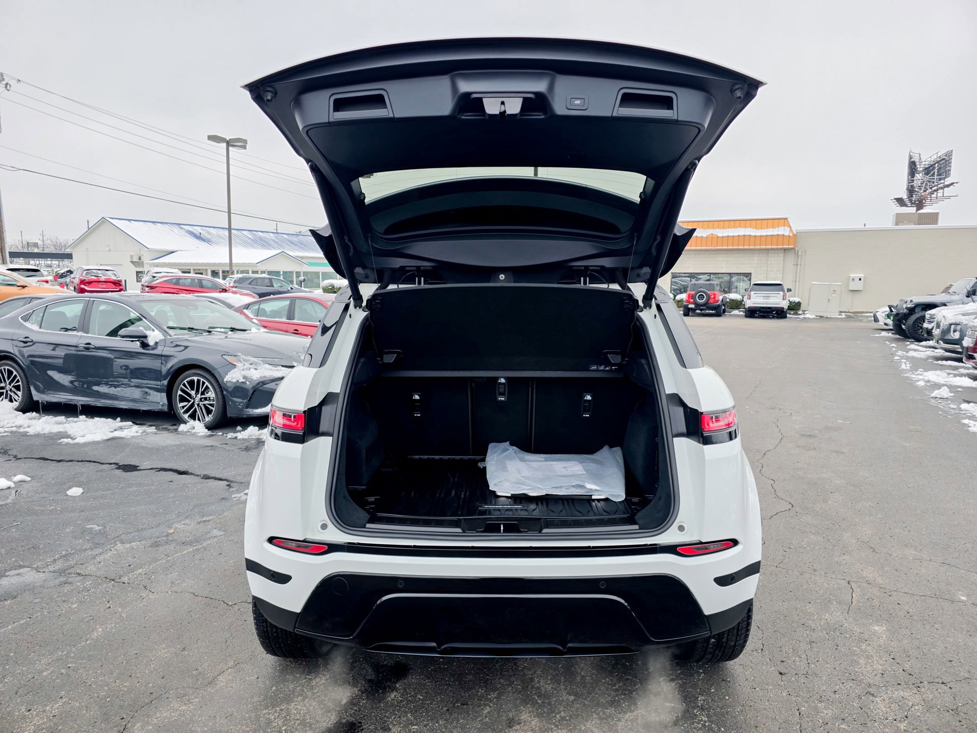 Used 2023 Land Rover Range Rover Evoque S image 51