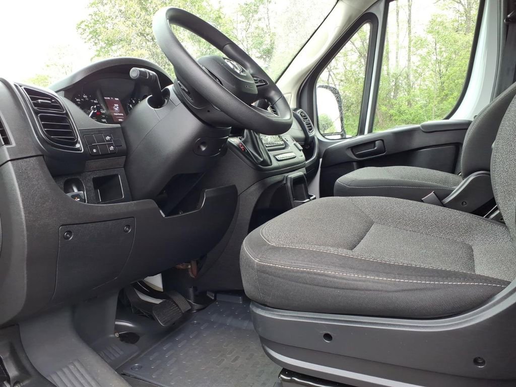 Used 2025 RAM ProMaster 2500 w/ Convenience Group FWD image 13
