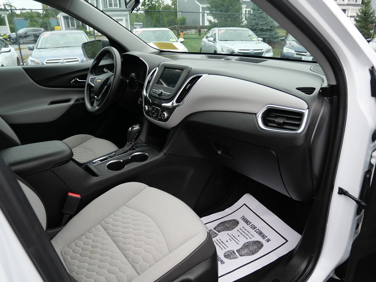 Used 2019 Chevrolet Equinox LS AWD/4WD image 16