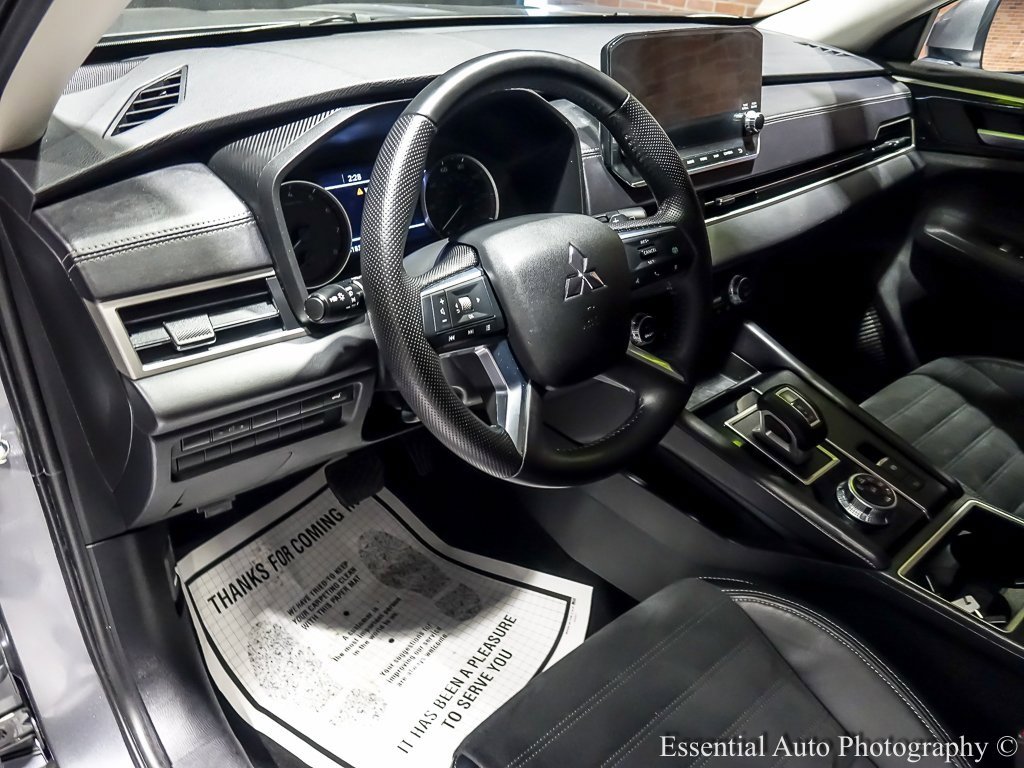 Used 2023 Mitsubishi Outlander SE image 14