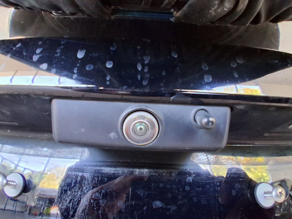Used 2023 Land Rover Defender 90 X-Dynamic SE image 27