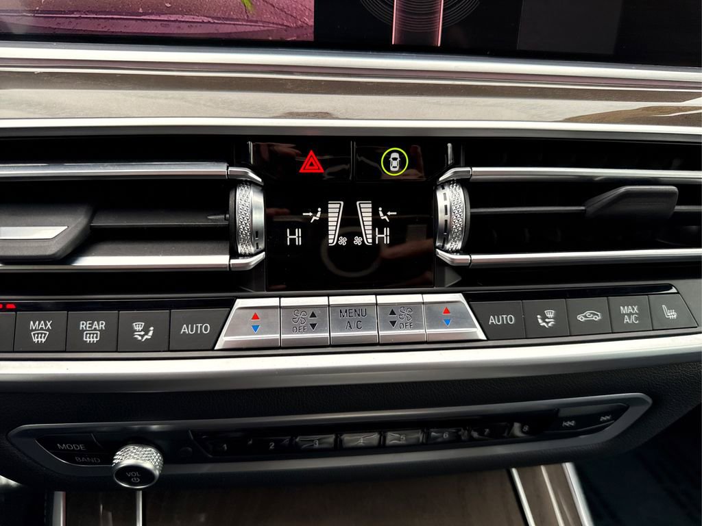 Used 2022 BMW X5 xDrive40i w/ Climate Comfort Package image 34