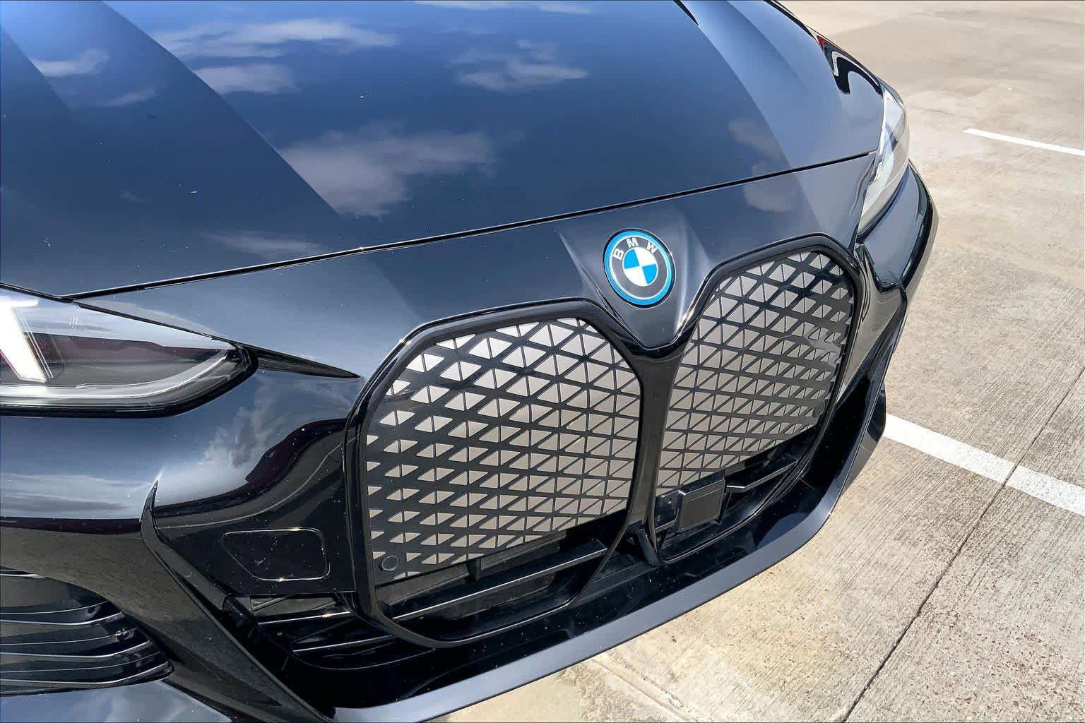 Certified 2025 BMW i4 eDrive40 w/ M Sport Package RWD image 29