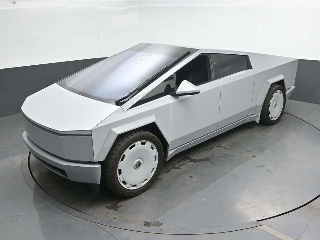Used 2024 Tesla Cybertruck AWD Crew Cab image 36