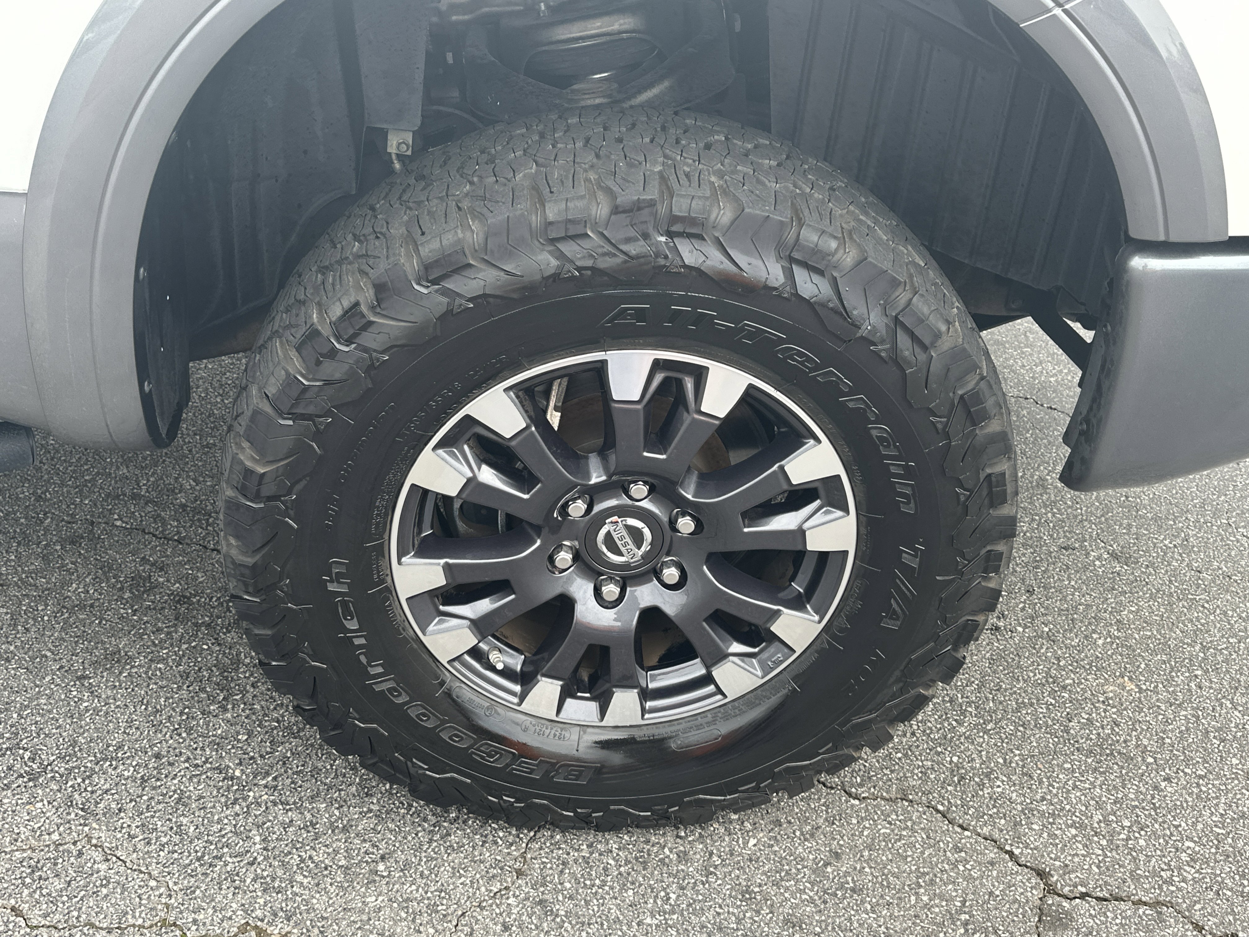 Used 2017 Nissan Titan PRO-4X w/ Pro-4x Convenience Package image 14