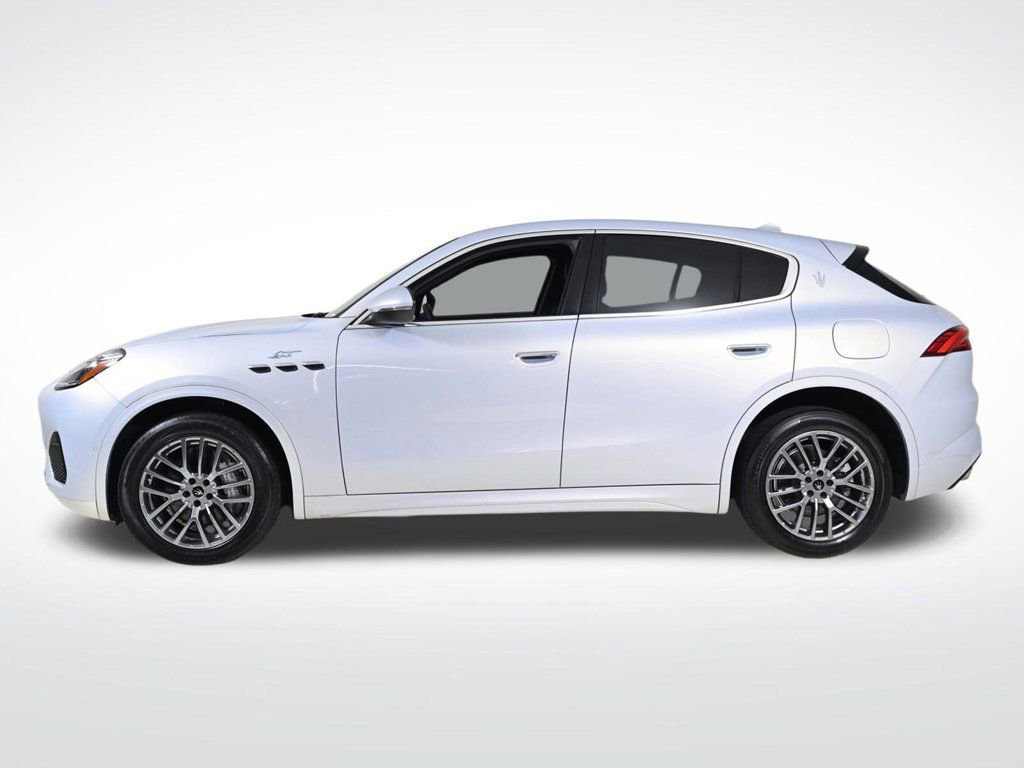 Used 2024 Maserati Grecale GT image 2