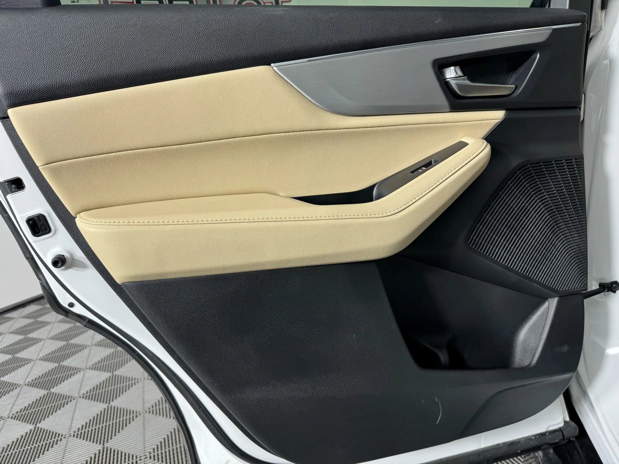 Used 2022 Acura MDX SH-AWD image 48