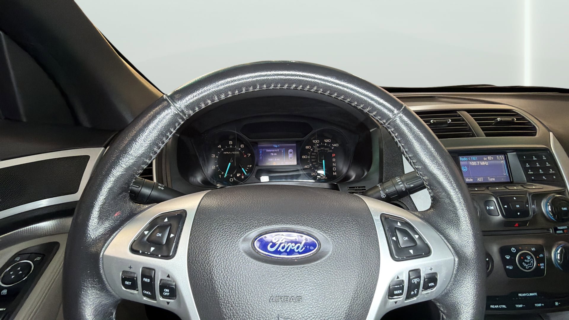 Used 2014 Ford Explorer XLT FWD image 30