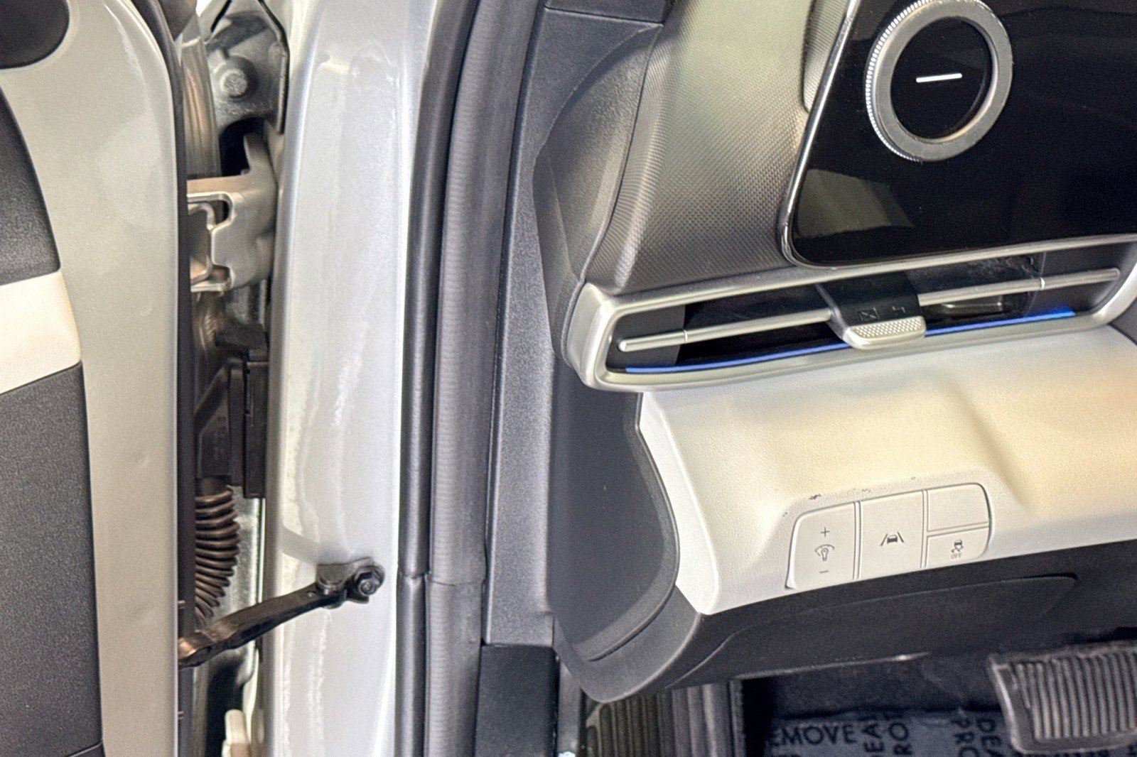 Used 2021 Hyundai Elantra Limited image 10