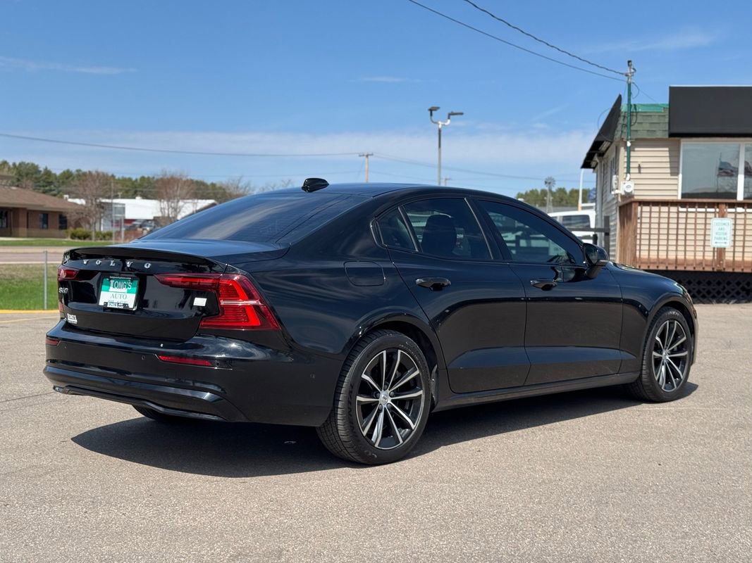 Used 2023 Volvo S60 T8 Plus image 8