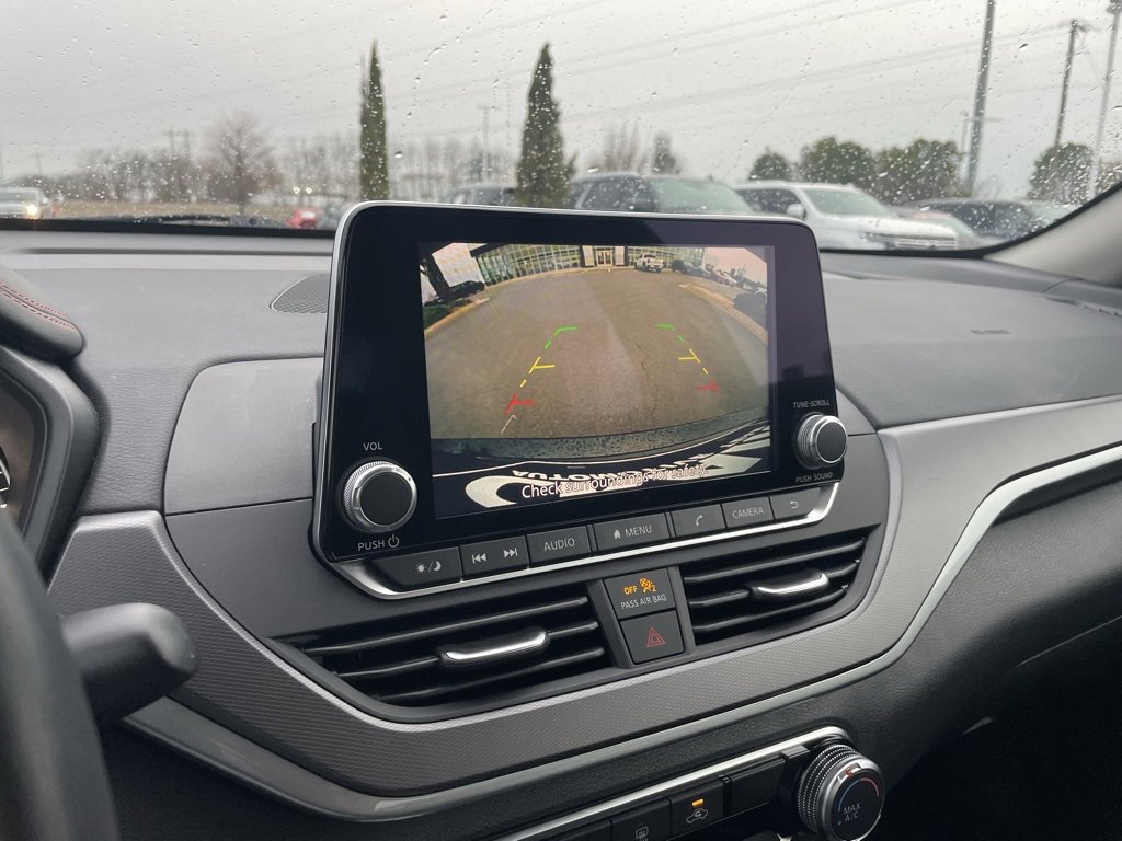 Used 2025 Nissan Altima 2.5 SR image 17