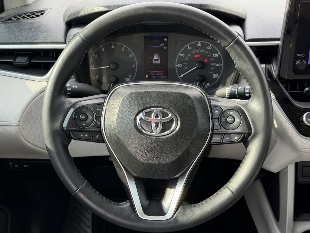 Used 2025 Toyota Corolla Cross LE w/ Moonroof Package FWD image 15