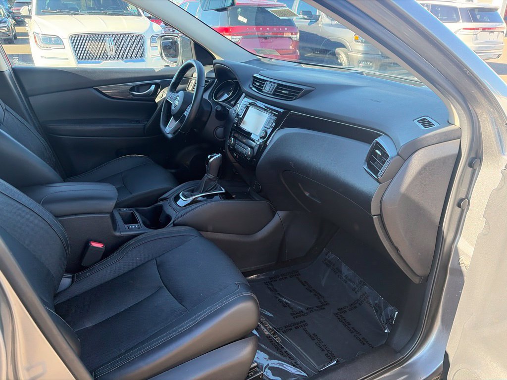 Used 2017 Nissan Rogue Sport SL AWD/4WD image 17