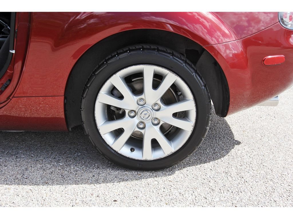 Used 2006 MAZDA MX-5 Miata RWD image 24