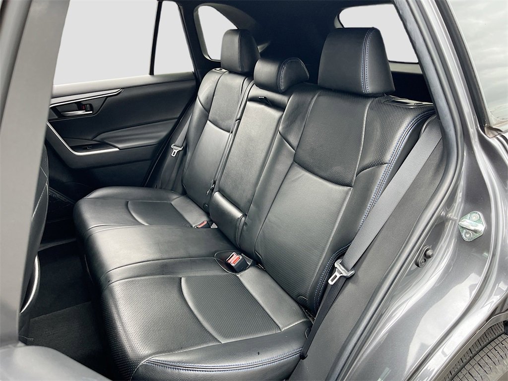 Used 2022 Toyota RAV4 SE image 22