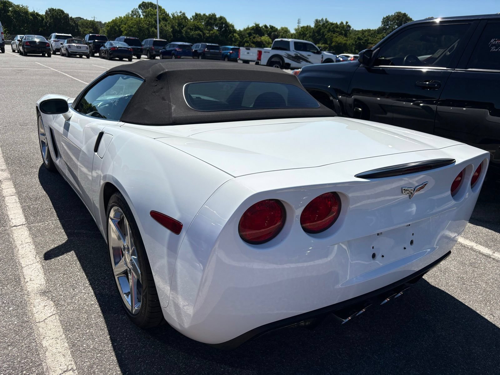 Used 2006 Chevrolet Corvette Convertible w/ Preferred Equipment Group RWD image 9