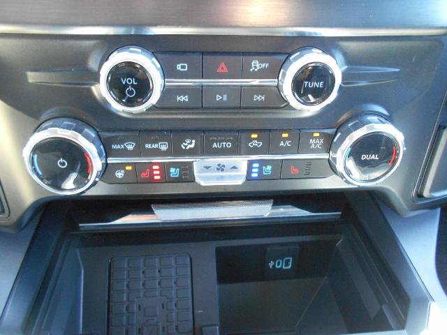 Certified 2025 Ford F250 Lariat w/ Tremor Off-Road Package AWD/4WD image 13