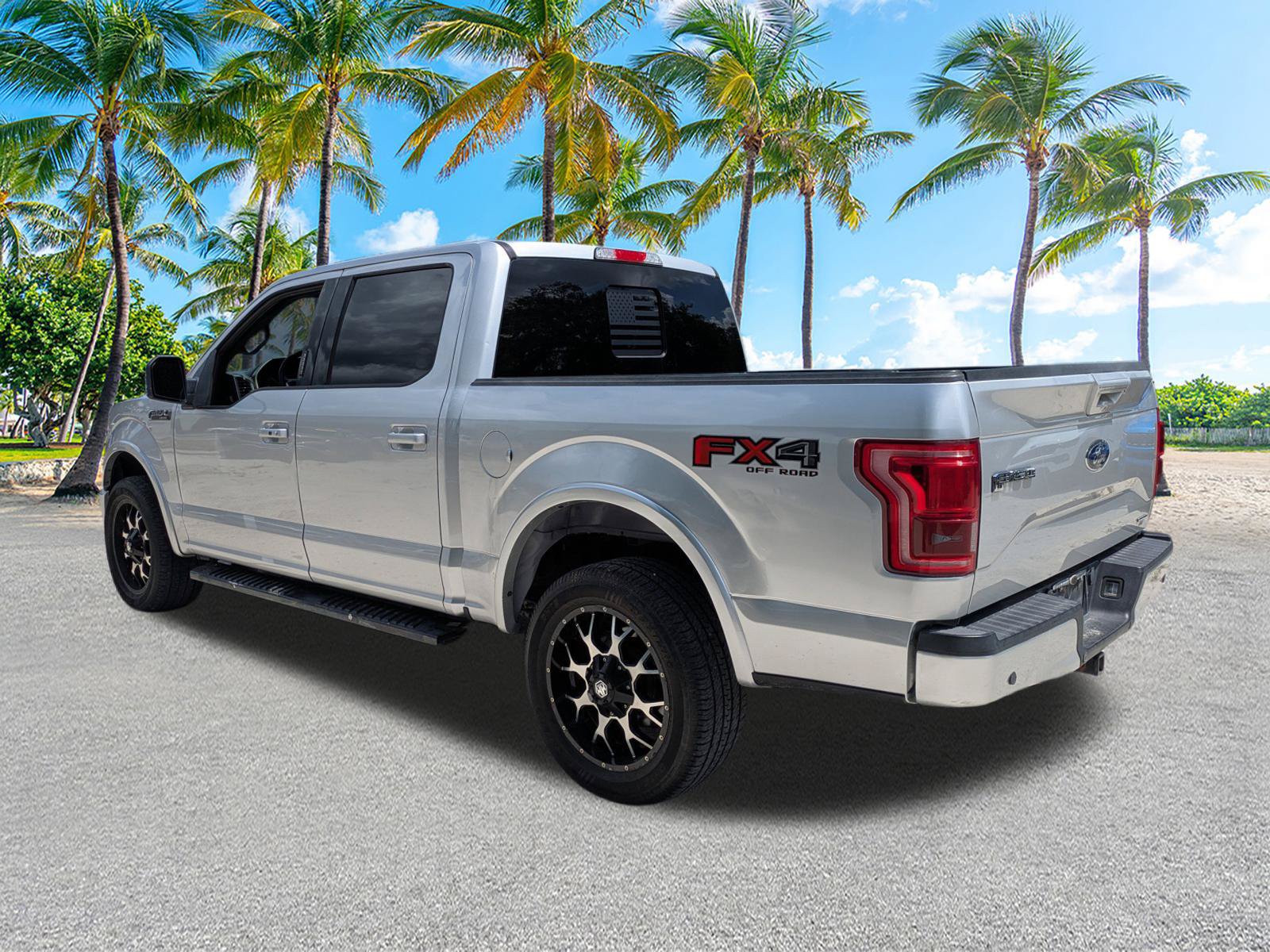 Used 2015 Ford F150 Lariat w/ Equipment Group 502A Luxury AWD/4WD image 6