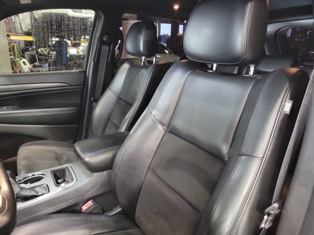 Used 2020 Jeep Grand Cherokee Altitude RWD image 21