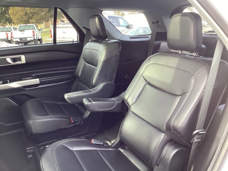 Used 2021 Ford Explorer XLT w/ Equipment Group 202A image 22