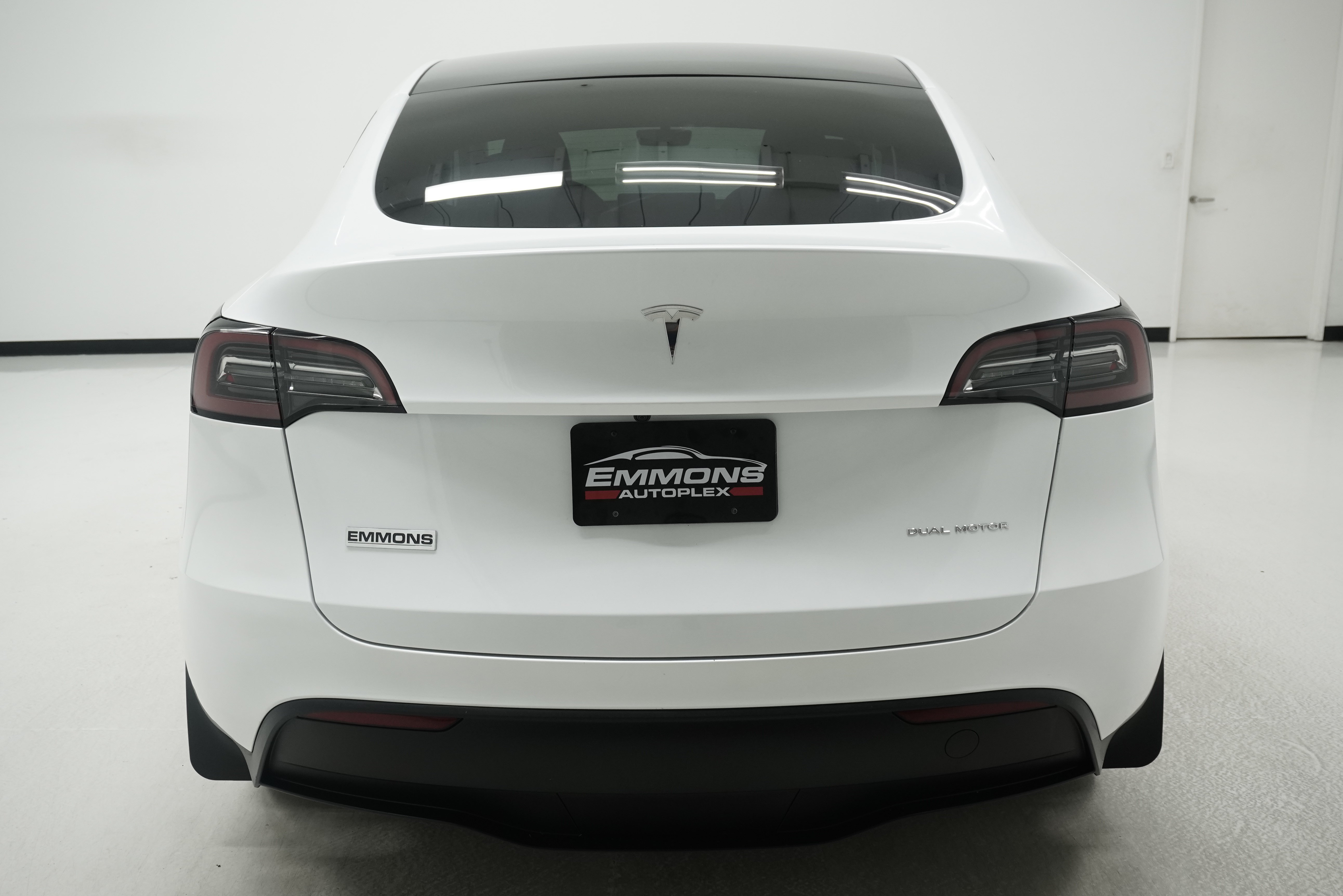Used 2023 Tesla Model Y Long Range AWD/4WD image 5