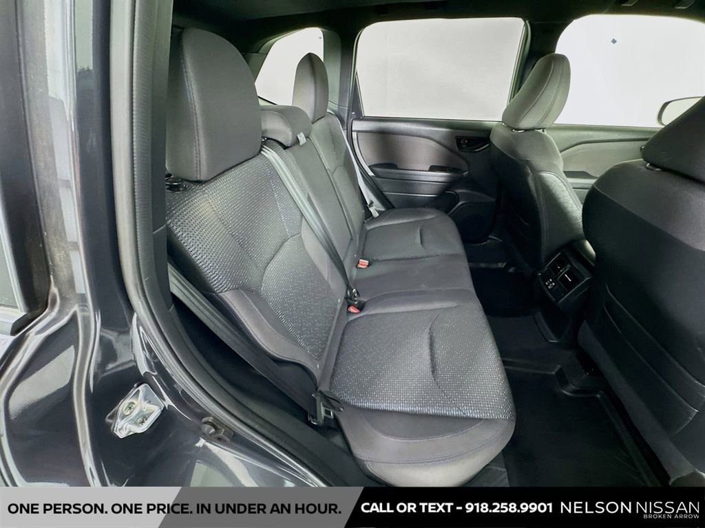 Used 2025 Subaru Forester Premium image 27