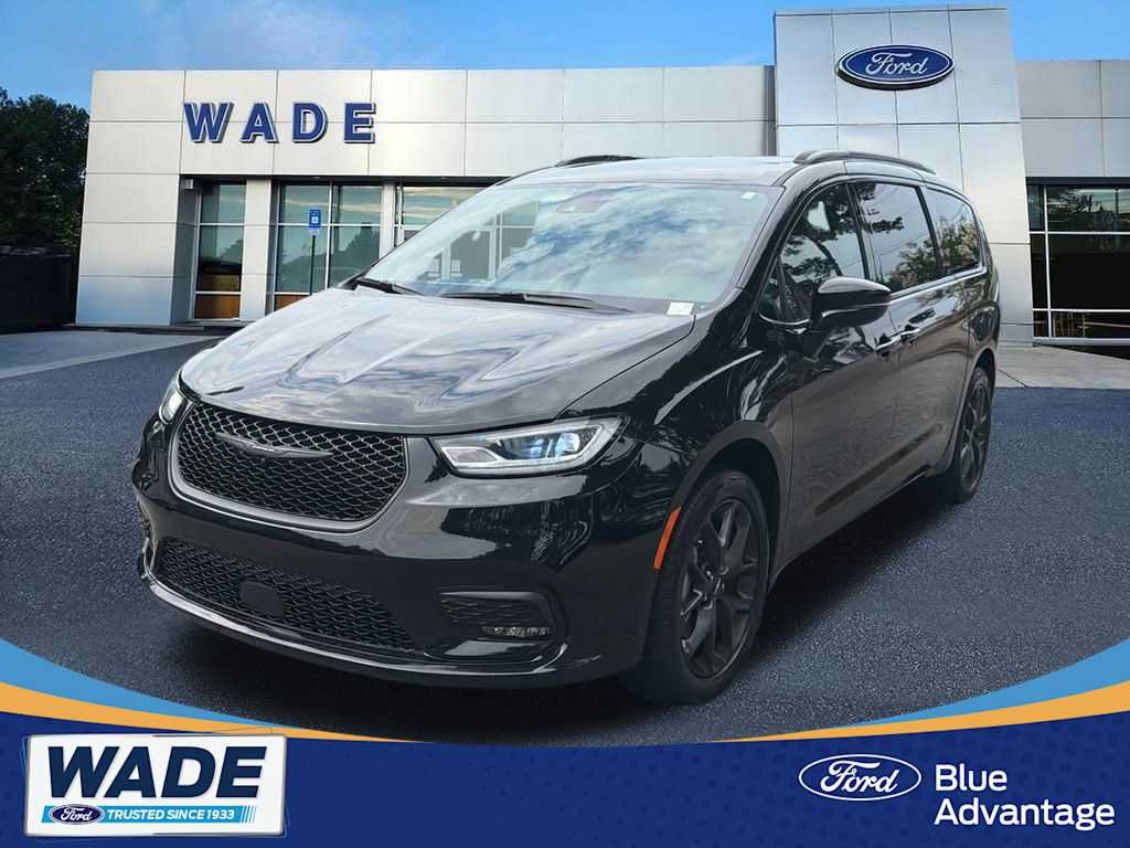 Used 2024 Chrysler Pacifica Touring-L w/ S Appearance Package