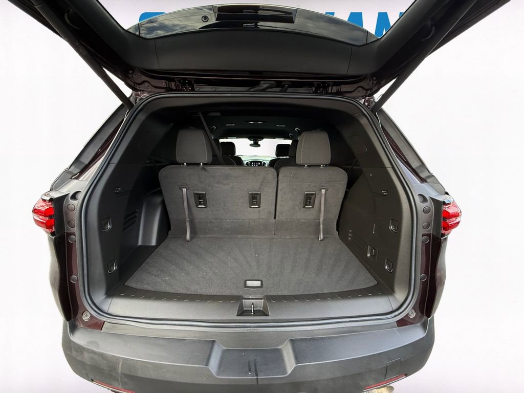 Used 2023 Chevrolet Traverse LT image 14