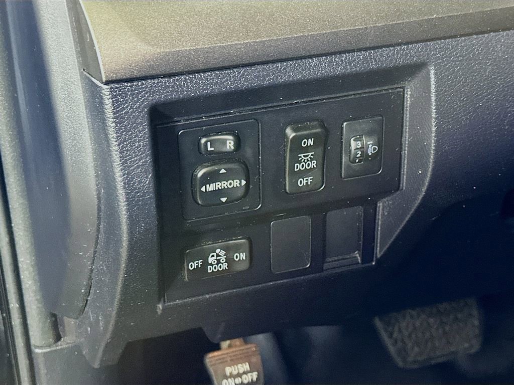 Used 2017 Toyota Tundra SR5 image 20