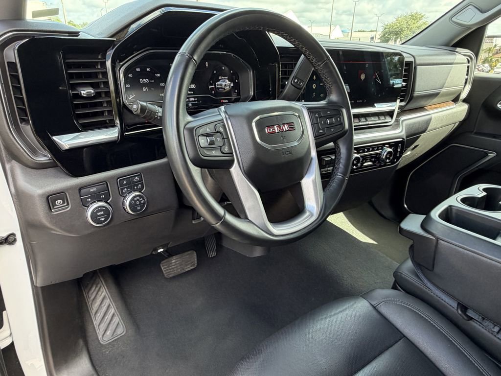 Used 2025 GMC Sierra 1500 SLT AWD/4WD image 18