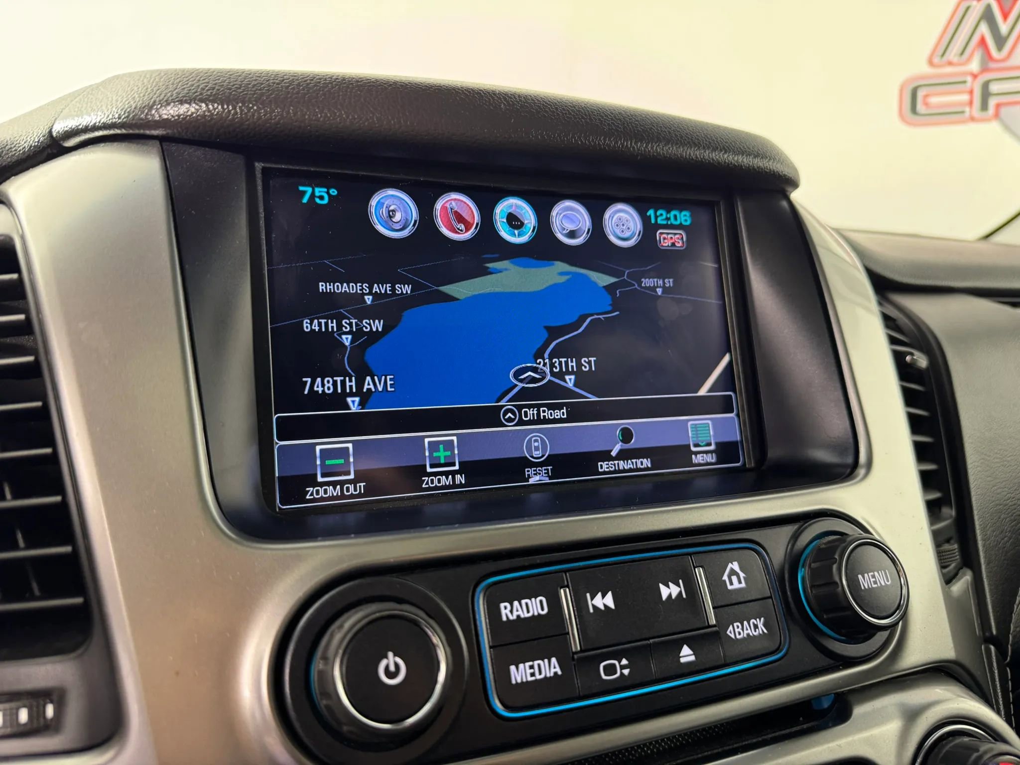 Used 2016 Chevrolet Suburban LT AWD/4WD image 15