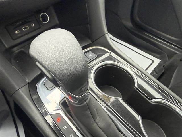 Used 2023 Chevrolet Equinox Premier image 40