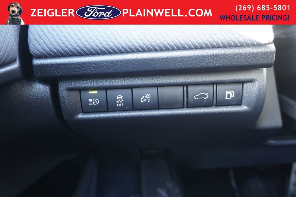 Used 2025 Toyota Camry SE image 25