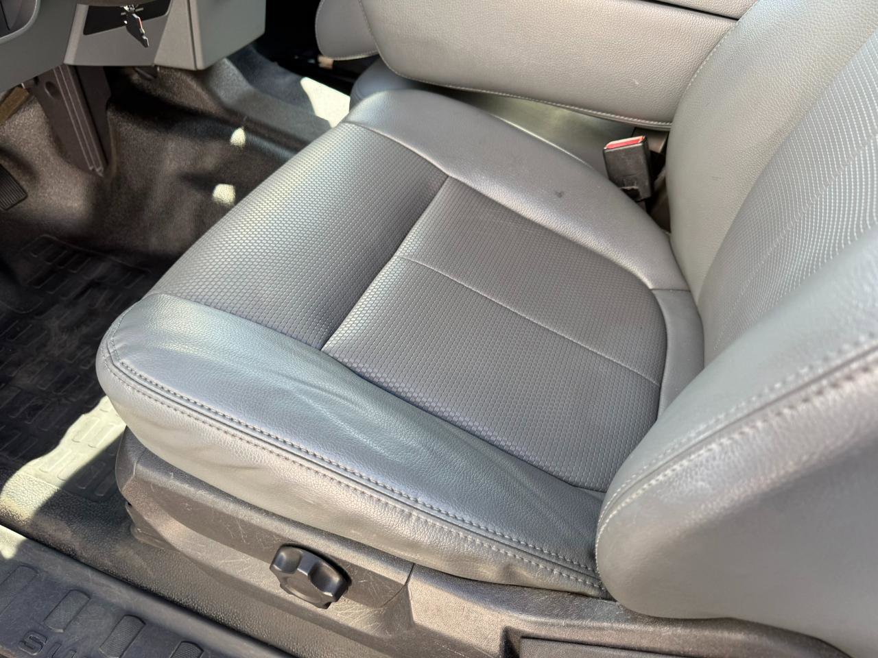 Used 2014 Ford F450 XL w/ Power Equipment Group image 41