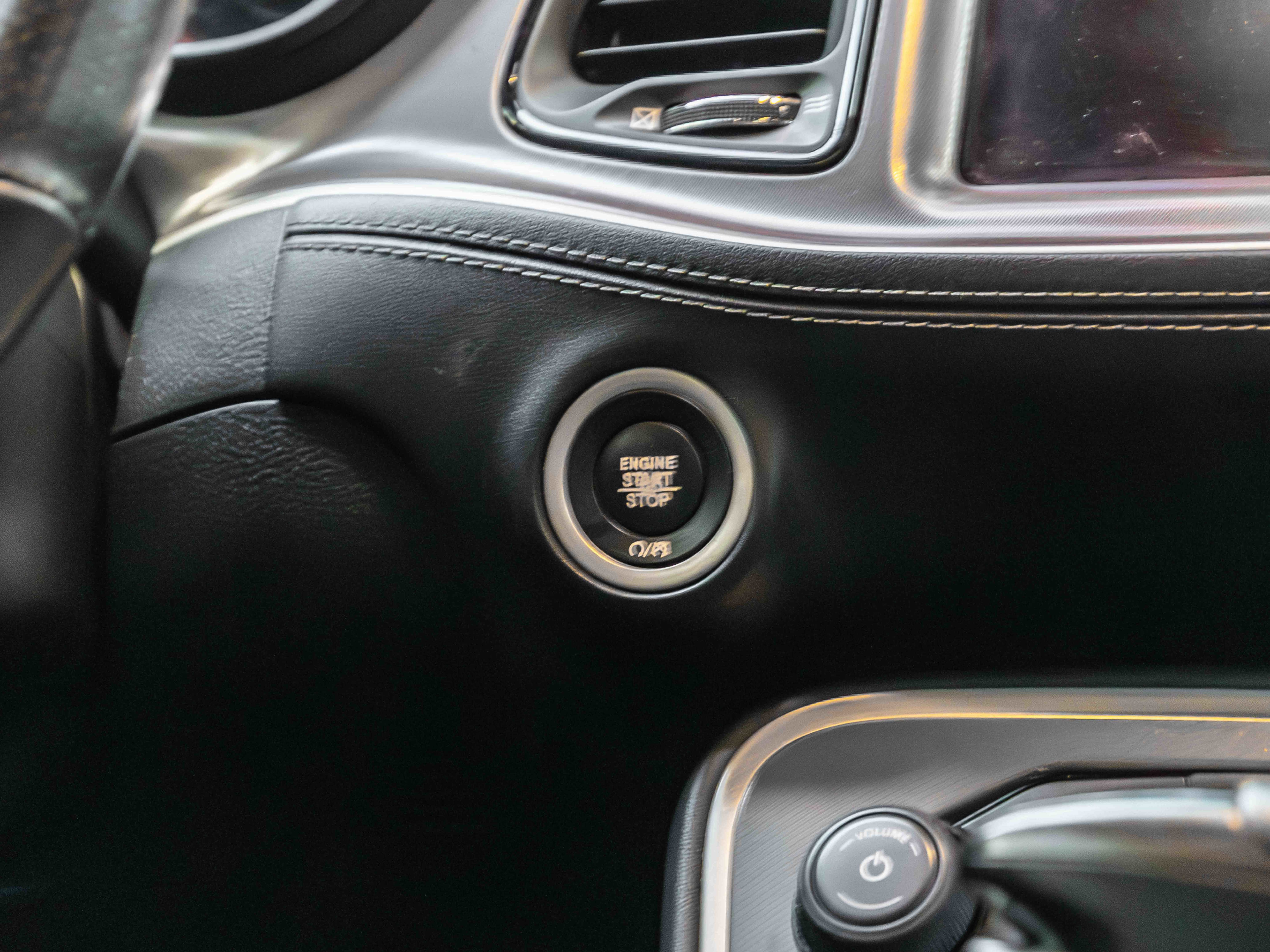 Used 2021 Dodge Challenger SXT w/ Plus Package image 9