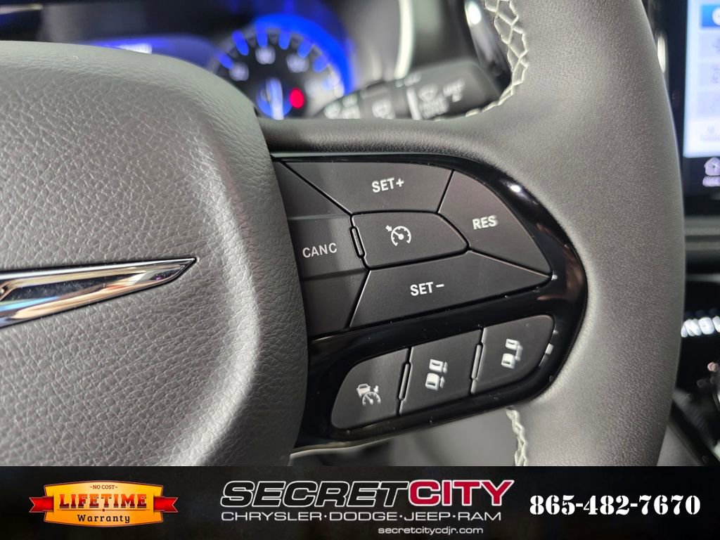 New 2026 Chrysler Pacifica Select w/ S Appearance Package image 18