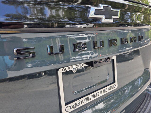 Used 2026 Chevrolet Suburban Z71 AWD/4WD image 32