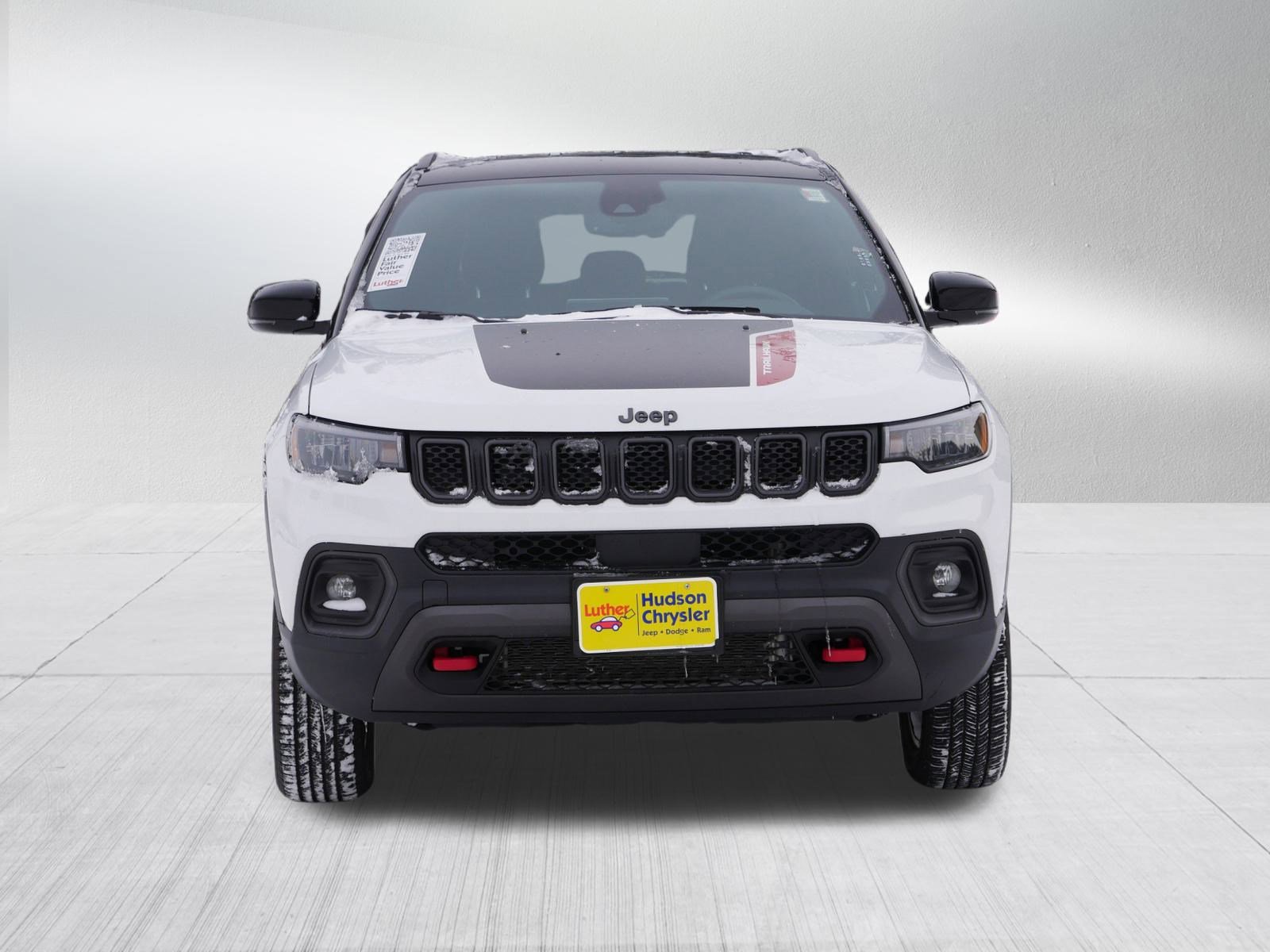Used 2023 Jeep Compass Trailhawk image 2