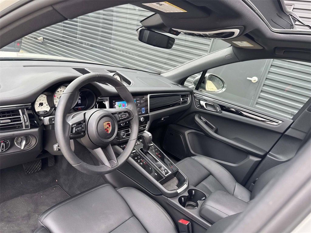 New 2025 Porsche Macan Turbo image 4
