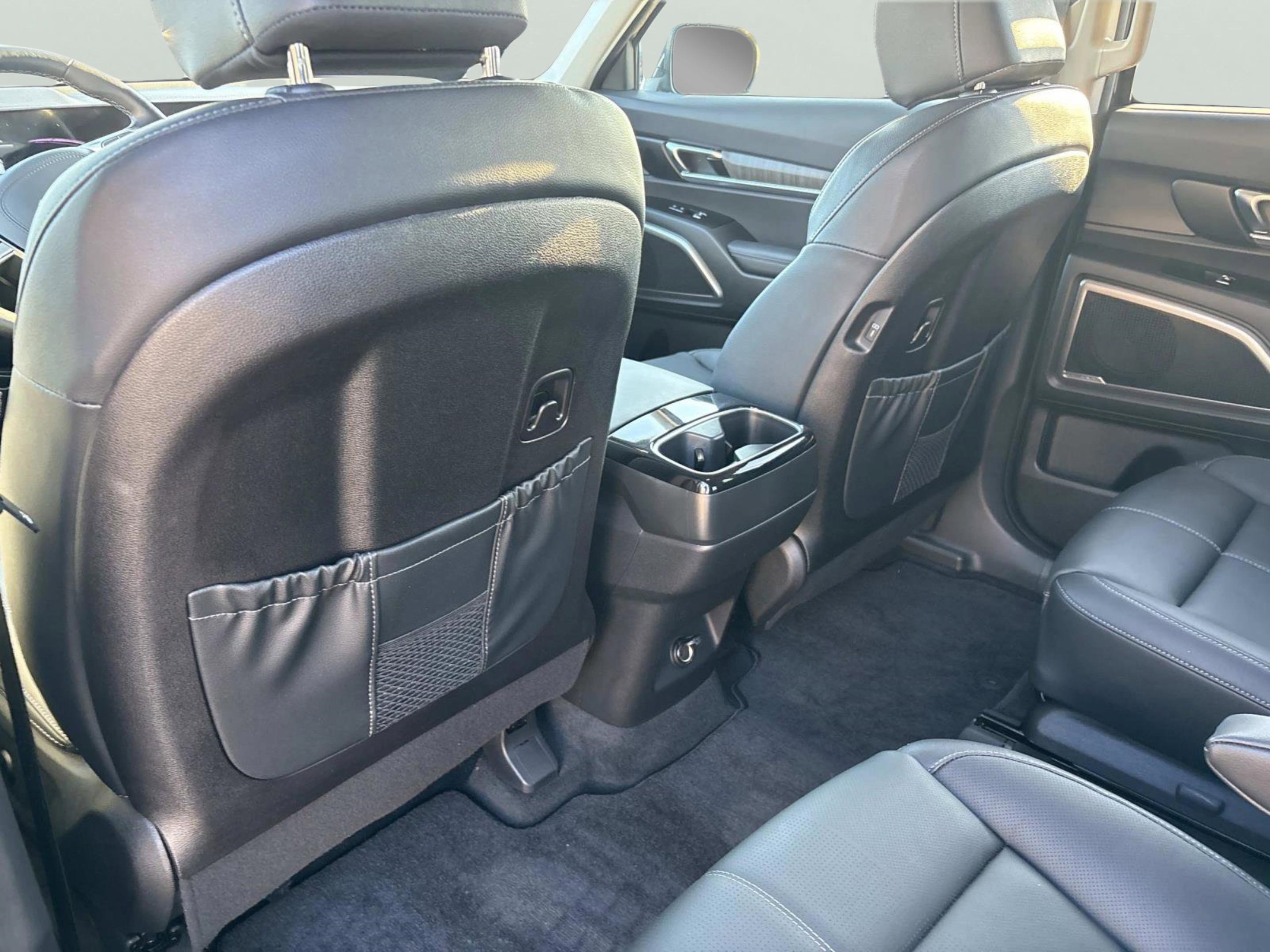 Used 2025 Kia Telluride EX image 12