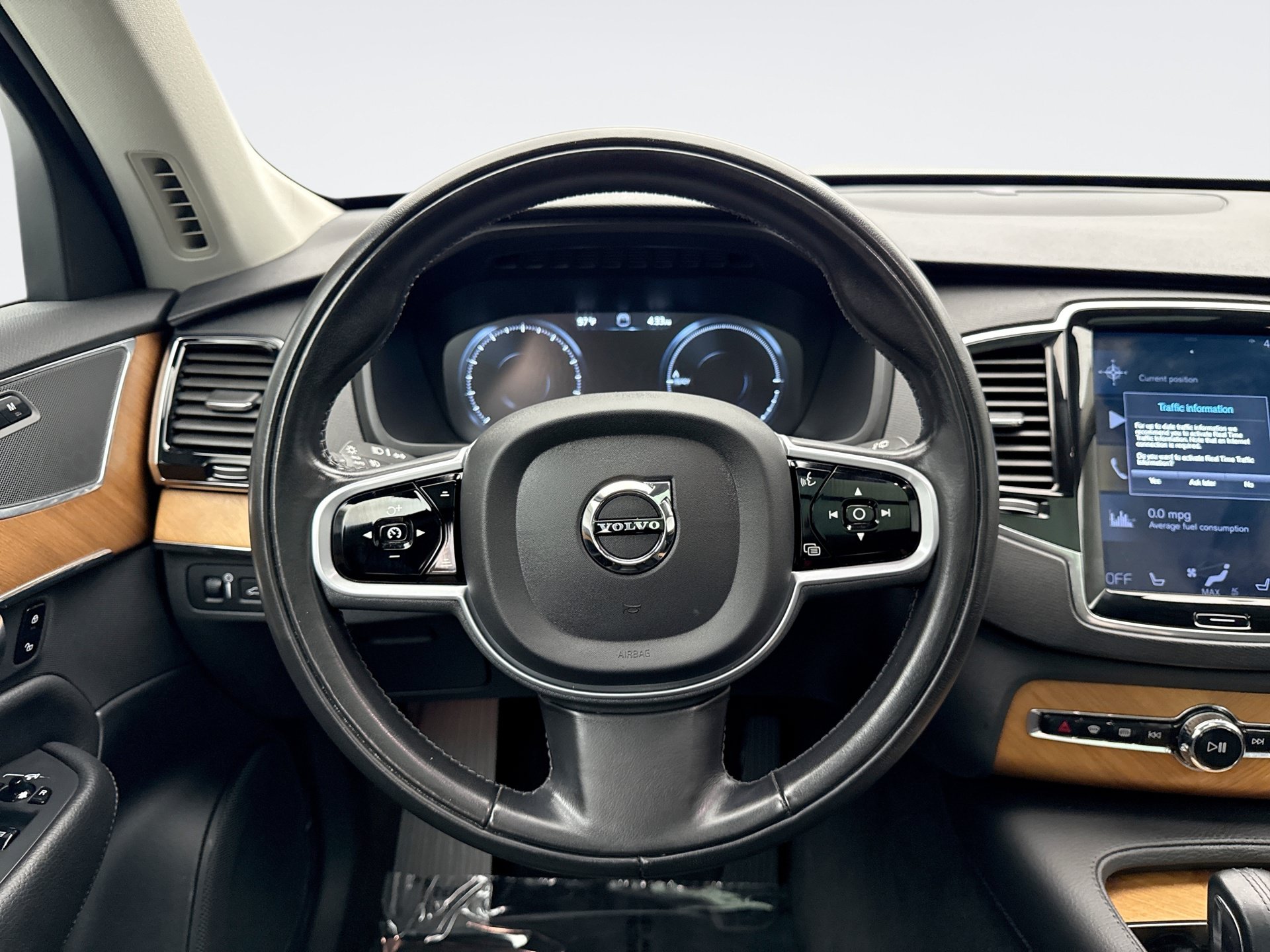 Used 2021 Volvo XC90 T8 Inscription Expression w/ Advanced Package AWD/4WD image 12