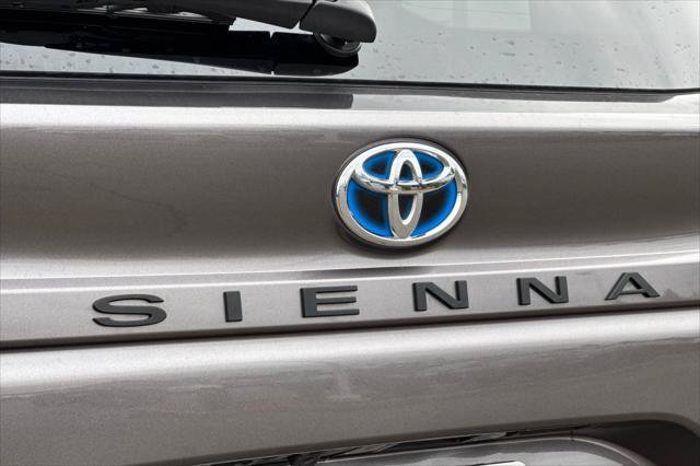 Certified 2022 Toyota Sienna XLE w/ XLE Plus Package FWD image 34